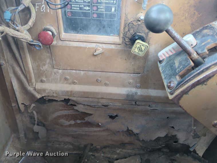 image for item ER4602 1984 Caterpillar 615 elevating scraper