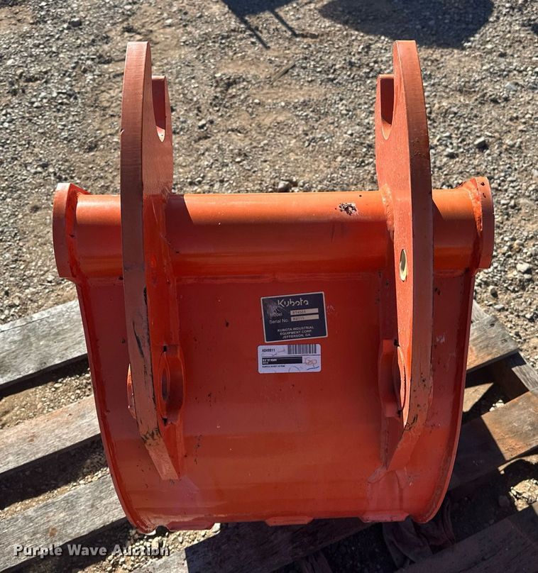 image for item ER4650 Kubota BT4584 excavator bucket