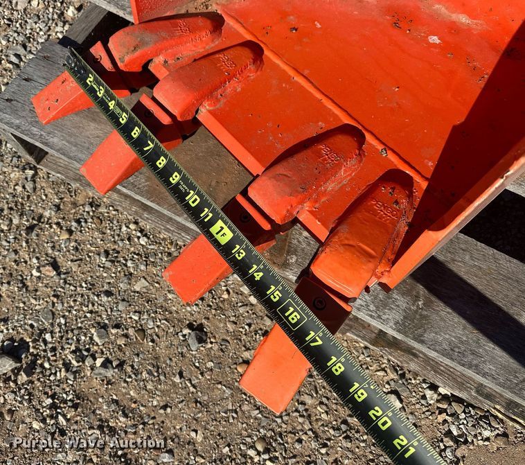 image for item ER4650 Kubota BT4584 excavator bucket