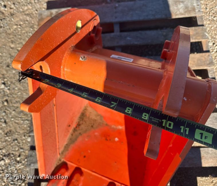 image for item ER4650 Kubota BT4584 excavator bucket