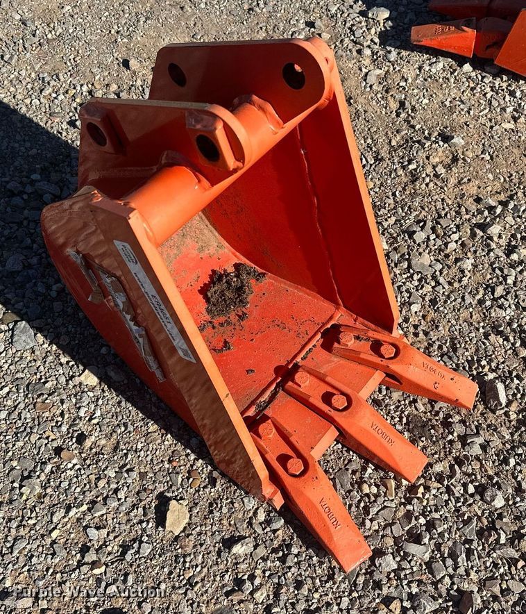 image for item ER4651 Kubota BT1951A excavator bucket