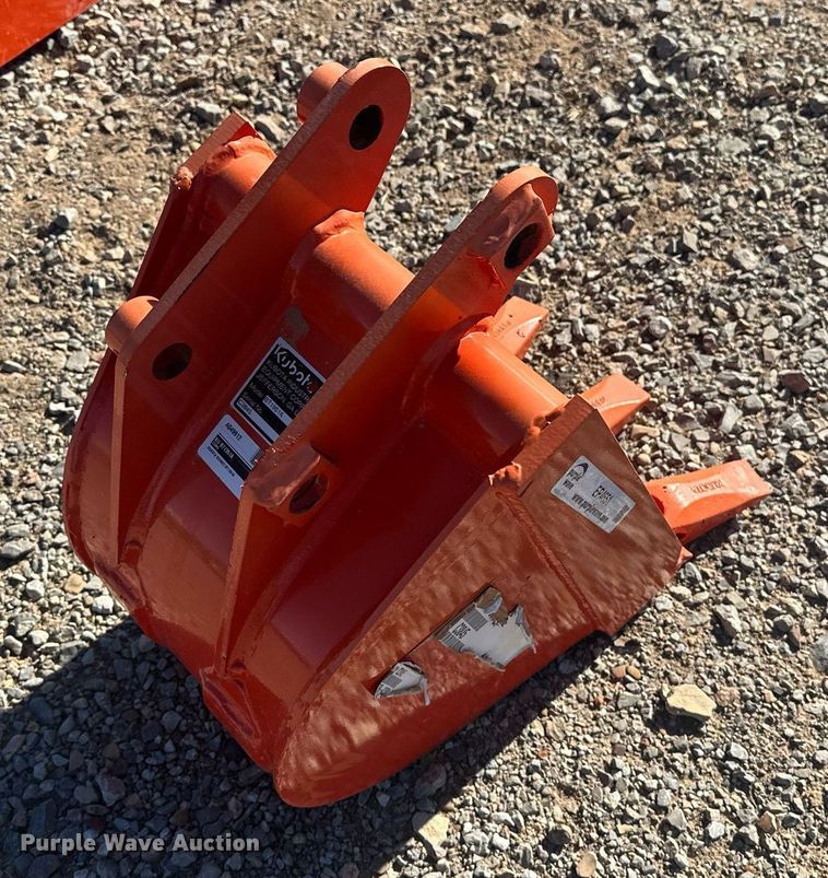 image for item ER4651 Kubota BT1951A excavator bucket