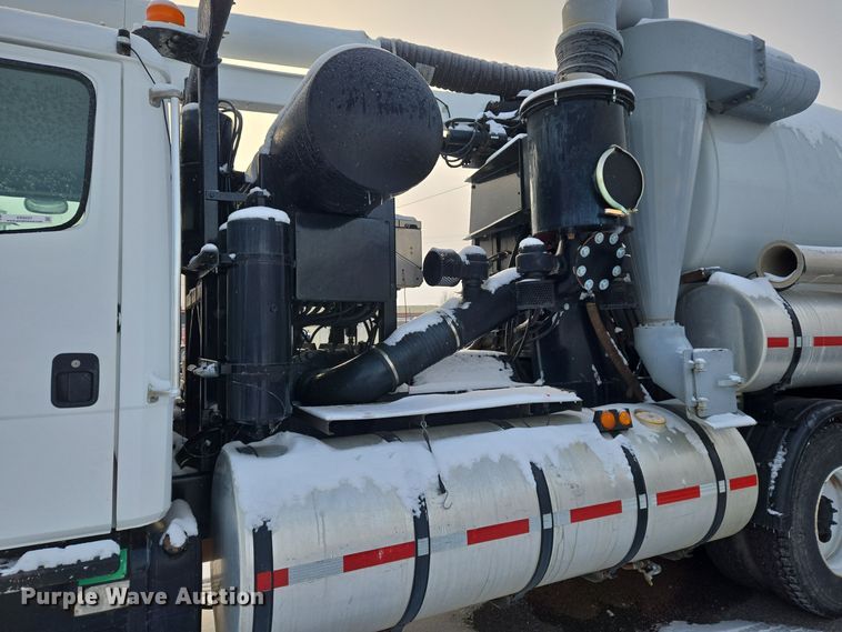 image for item ER5037 1997 Freightliner FL80 sewer jetter truck