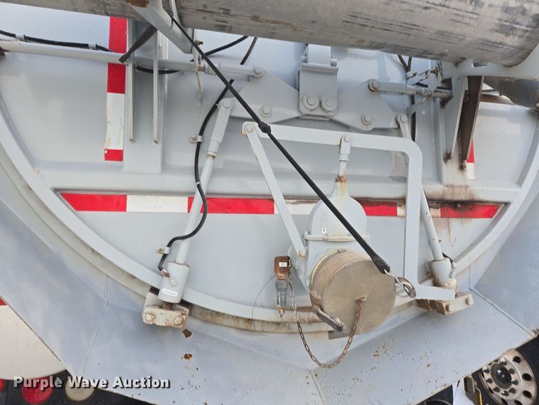 image for item ER5037 1997 Freightliner FL80 sewer jetter truck