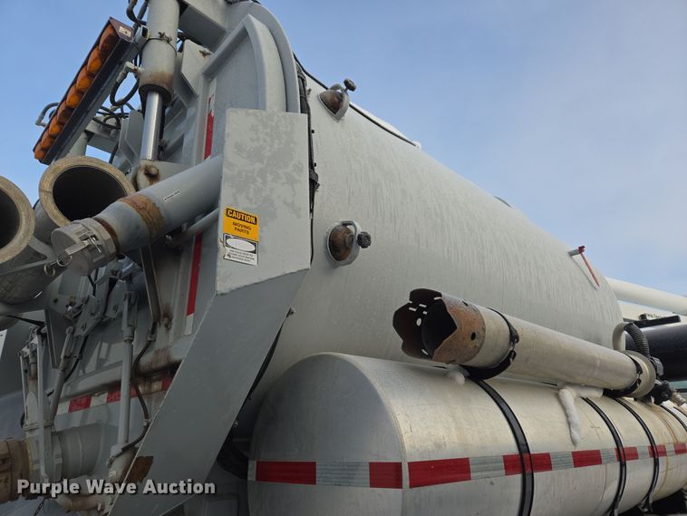 image for item ER5037 1997 Freightliner FL80 sewer jetter truck