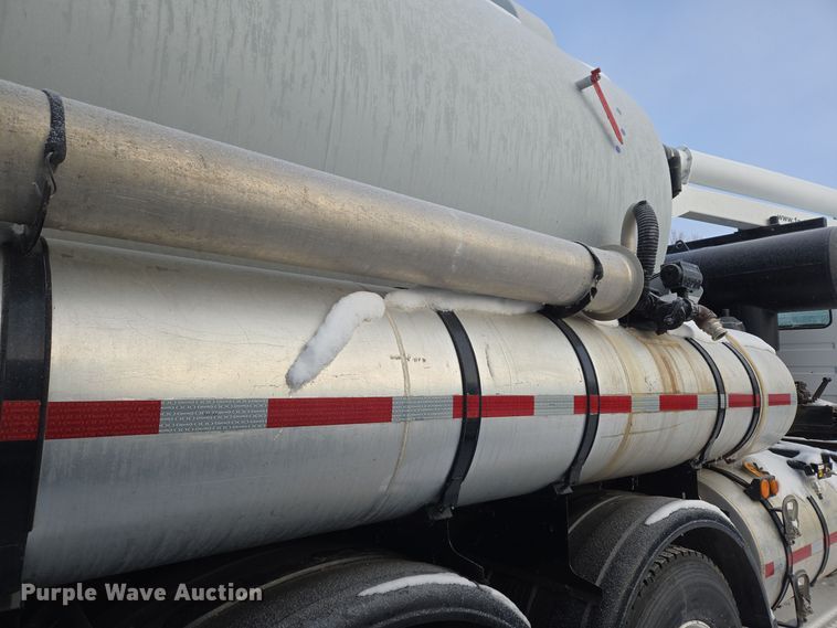 image for item ER5037 1997 Freightliner FL80 sewer jetter truck