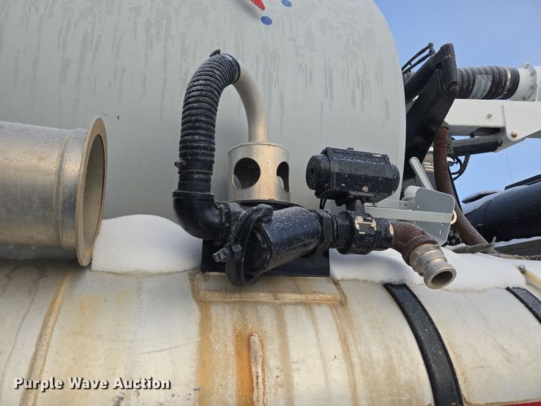 image for item ER5037 1997 Freightliner FL80 sewer jetter truck