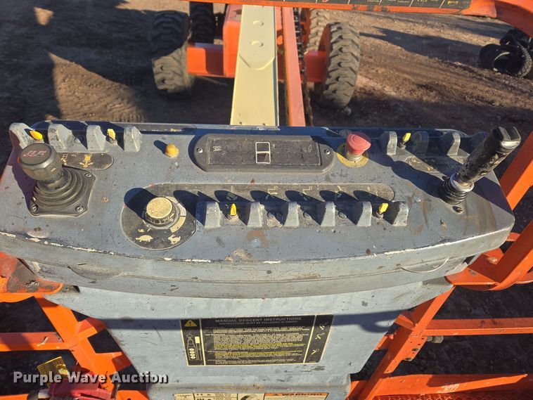 image for item ER5041 2006 JLG 600S boom lift