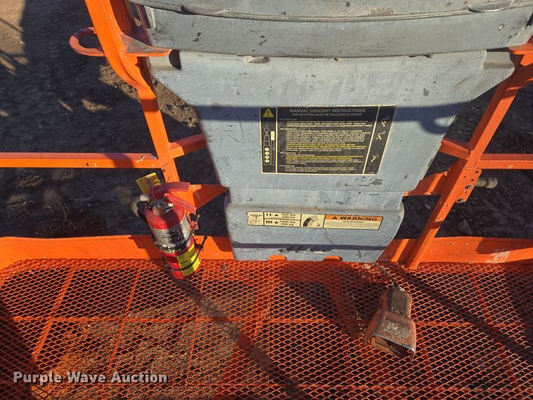 image for item ER5041 2006 JLG 600S boom lift