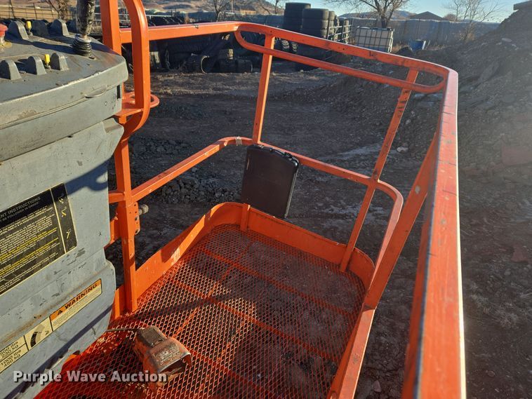 image for item ER5041 2006 JLG 600S boom lift