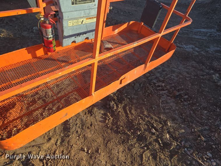 image for item ER5041 2006 JLG 600S boom lift