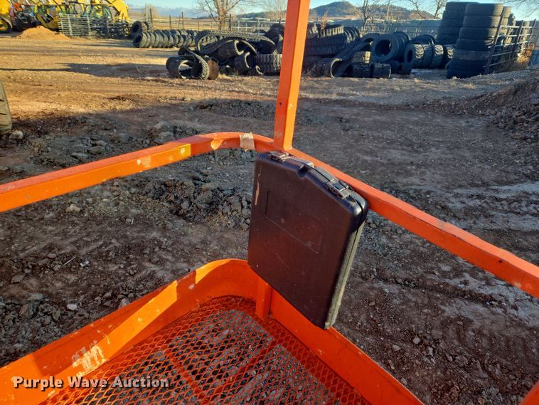 image for item ER5041 2006 JLG 600S boom lift