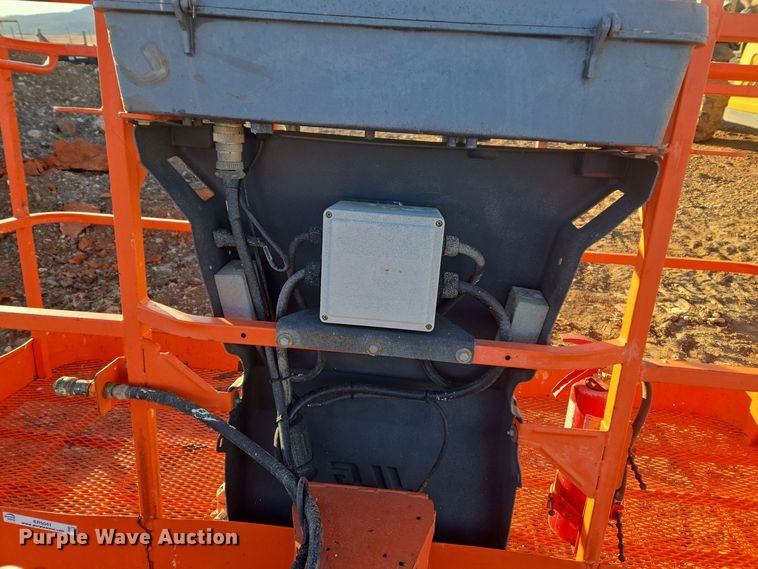 image for item ER5041 2006 JLG 600S boom lift