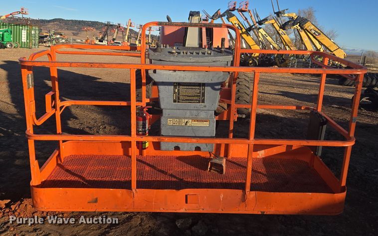 image for item ER5041 2006 JLG 600S boom lift