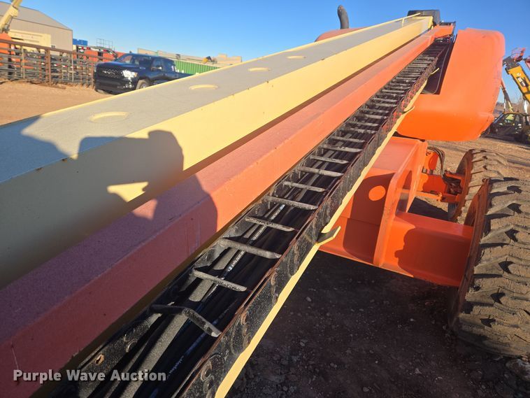 image for item ER5041 2006 JLG 600S boom lift