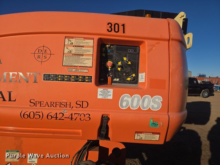 image for item ER5041 2006 JLG 600S boom lift