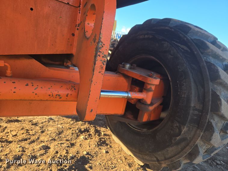 image for item ER5041 2006 JLG 600S boom lift