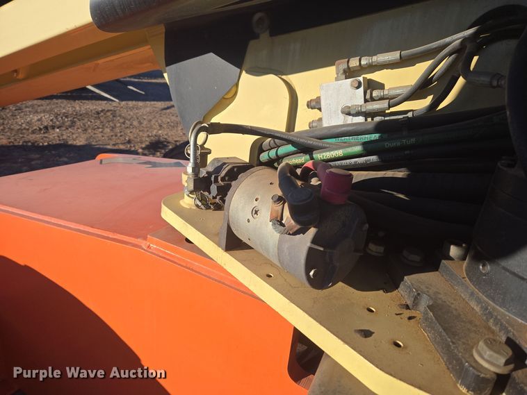 image for item ER5041 2006 JLG 600S boom lift