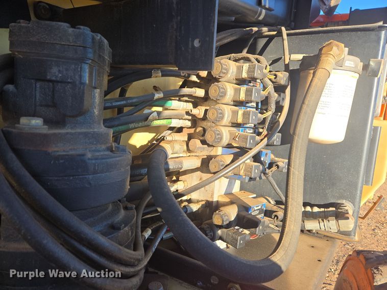 image for item ER5041 2006 JLG 600S boom lift