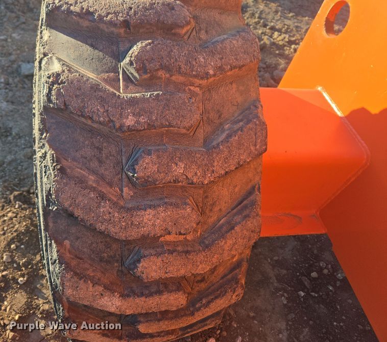 image for item ER5041 2006 JLG 600S boom lift