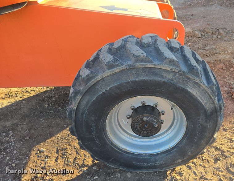 image for item ER5041 2006 JLG 600S boom lift