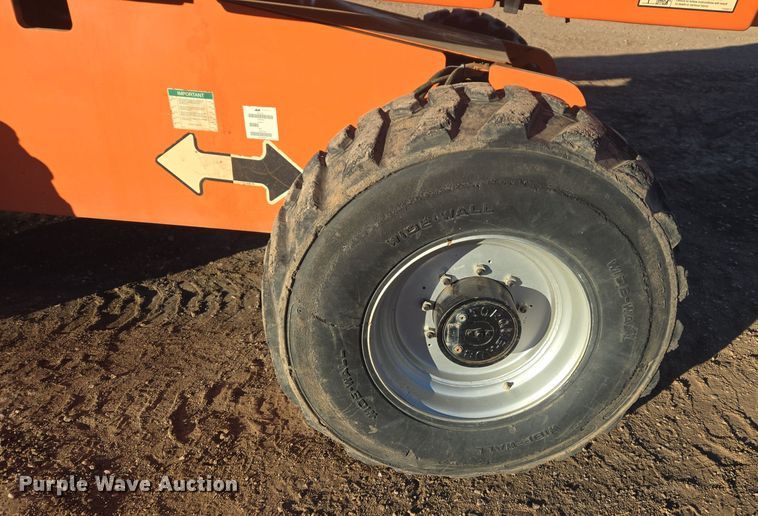 image for item ER5041 2006 JLG 600S boom lift