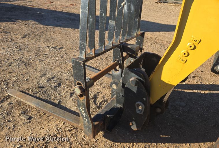 image for item ER5042 2008 Caterpillar TL1055 telehandler