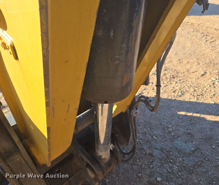 image for item ER5042 2008 Caterpillar TL1055 telehandler