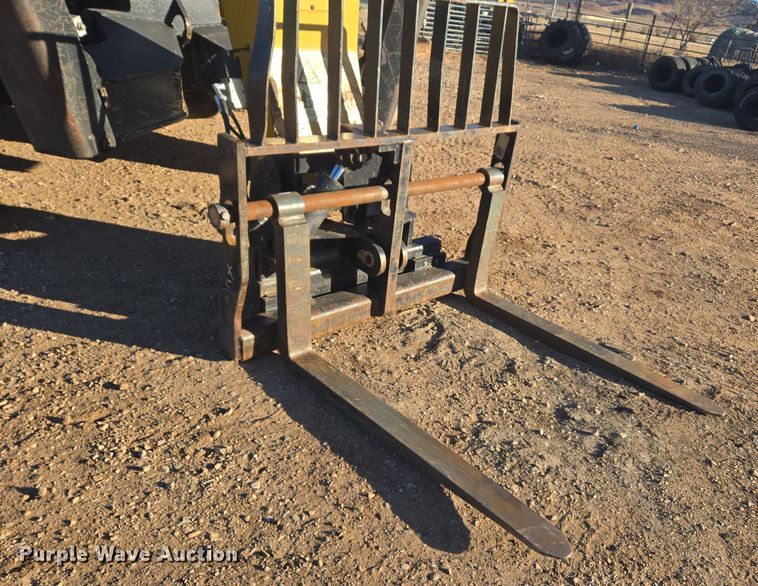 image for item ER5042 2008 Caterpillar TL1055 telehandler