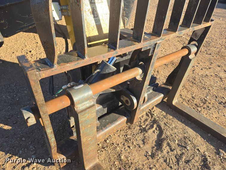 image for item ER5042 2008 Caterpillar TL1055 telehandler