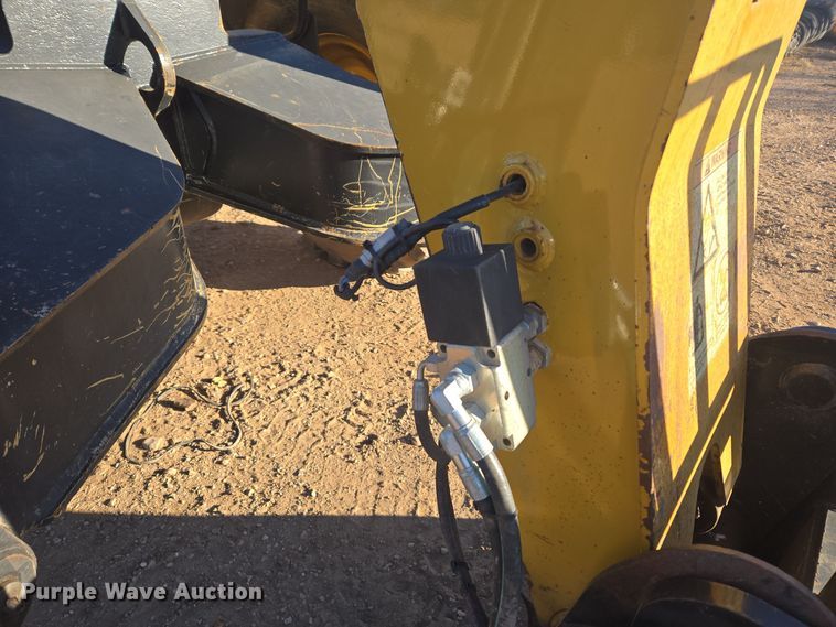 image for item ER5042 2008 Caterpillar TL1055 telehandler