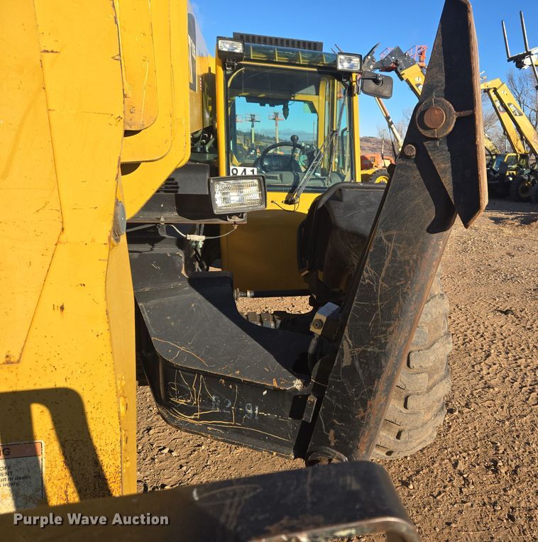 image for item ER5042 2008 Caterpillar TL1055 telehandler