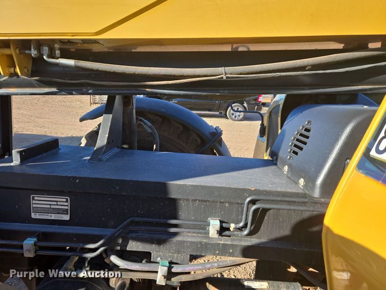 image for item ER5042 2008 Caterpillar TL1055 telehandler