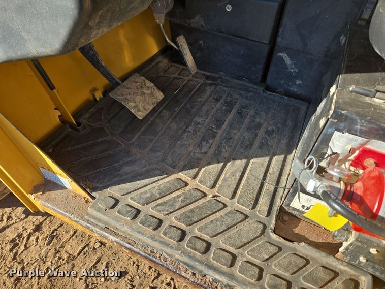 image for item ER5042 2008 Caterpillar TL1055 telehandler