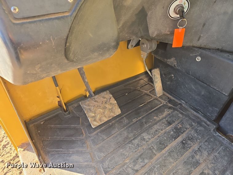 image for item ER5042 2008 Caterpillar TL1055 telehandler