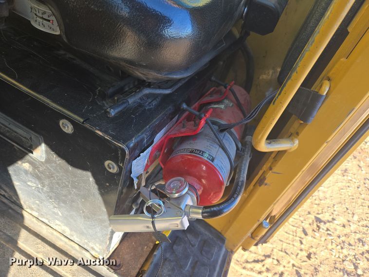 image for item ER5042 2008 Caterpillar TL1055 telehandler