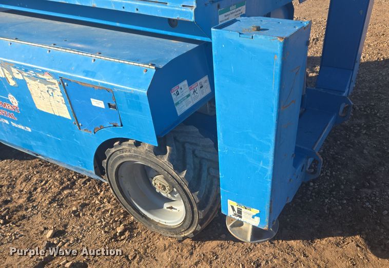image for item ER5043 2007 Genie GS-2668 RT scissor lift