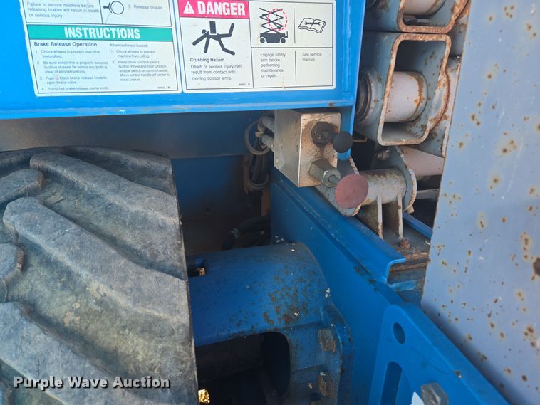 image for item ER5043 2007 Genie GS-2668 RT scissor lift