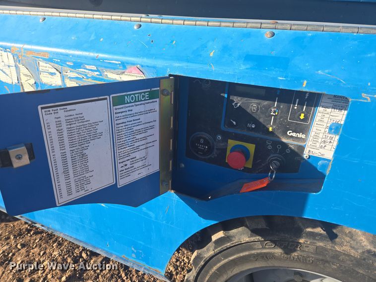 image for item ER5043 2007 Genie GS-2668 RT scissor lift