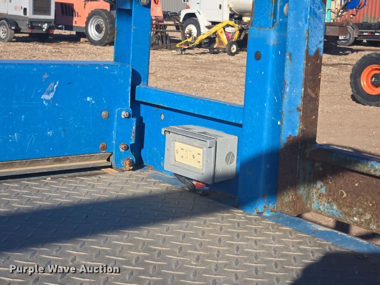 image for item ER5043 2007 Genie GS-2668 RT scissor lift