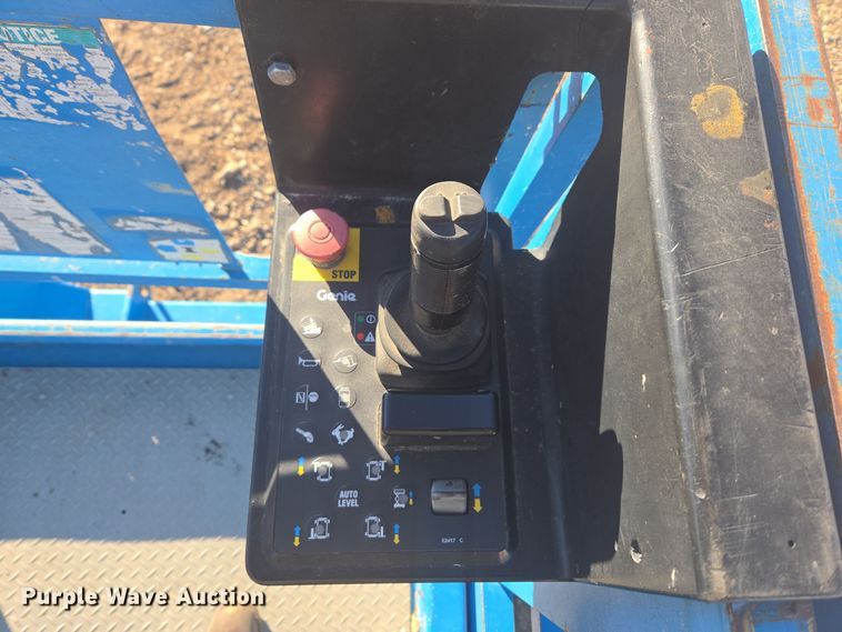 image for item ER5043 2007 Genie GS-2668 RT scissor lift