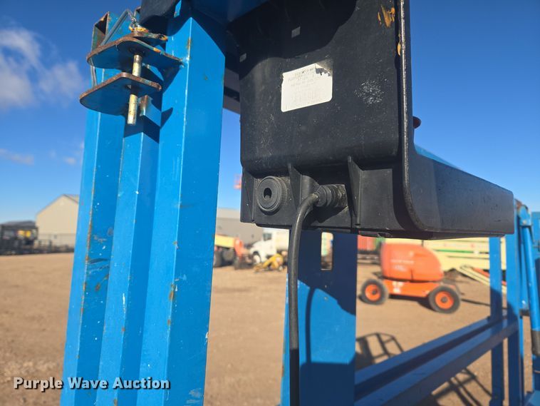 image for item ER5043 2007 Genie GS-2668 RT scissor lift