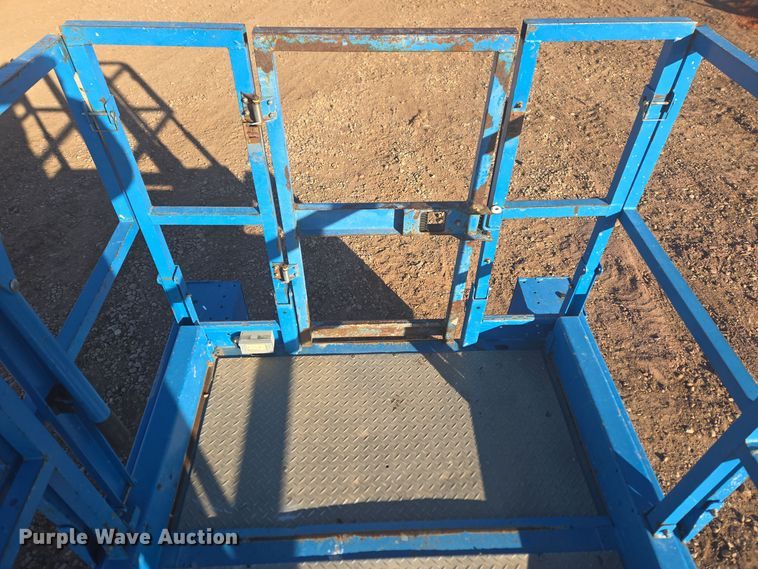 image for item ER5043 2007 Genie GS-2668 RT scissor lift