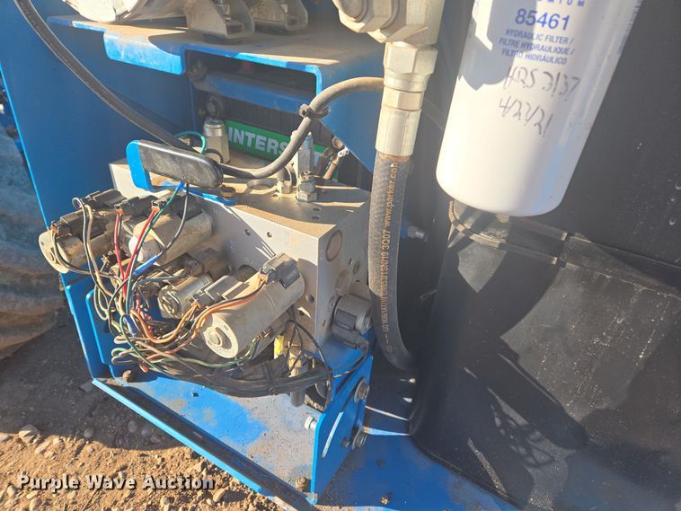 image for item ER5043 2007 Genie GS-2668 RT scissor lift