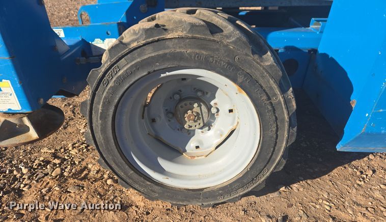 image for item ER5043 2007 Genie GS-2668 RT scissor lift