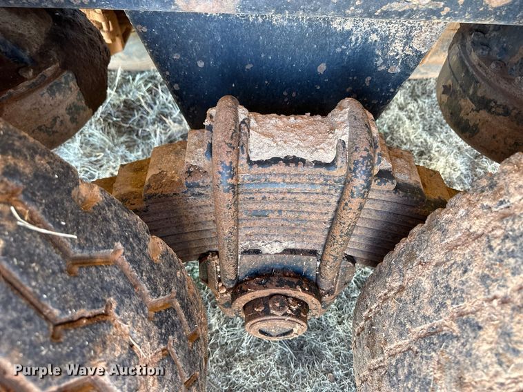 image for item ER8348 1992 Mack RD688S water truck