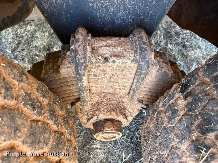 image for item ER8348 1992 Mack RD688S water truck