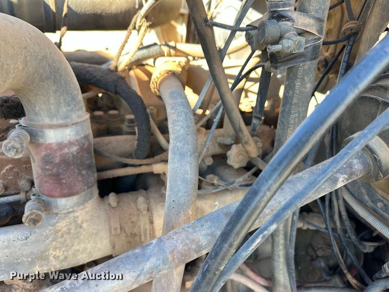 image for item ER8348 1992 Mack RD688S water truck