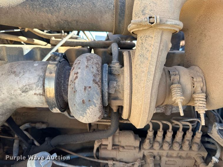 image for item ER8348 1992 Mack RD688S water truck