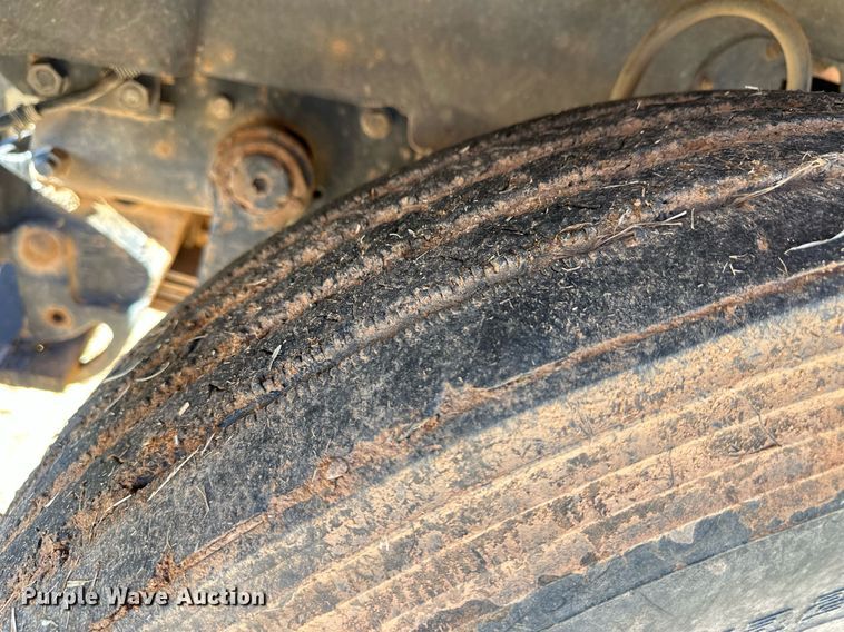 image for item ER8348 1992 Mack RD688S water truck